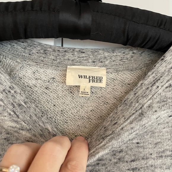 Wilfred Free Crewneck - Picture 3 of 3